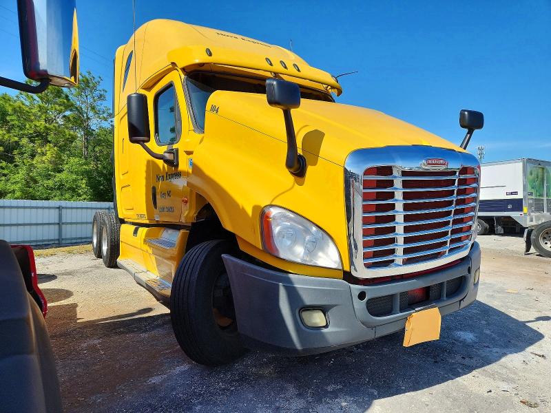 Продаж на аукціоні авто 2013 Freightliner Cascaia125, vin: 1FUJGLDRXDSBU5725, номер лоту: 51057996
