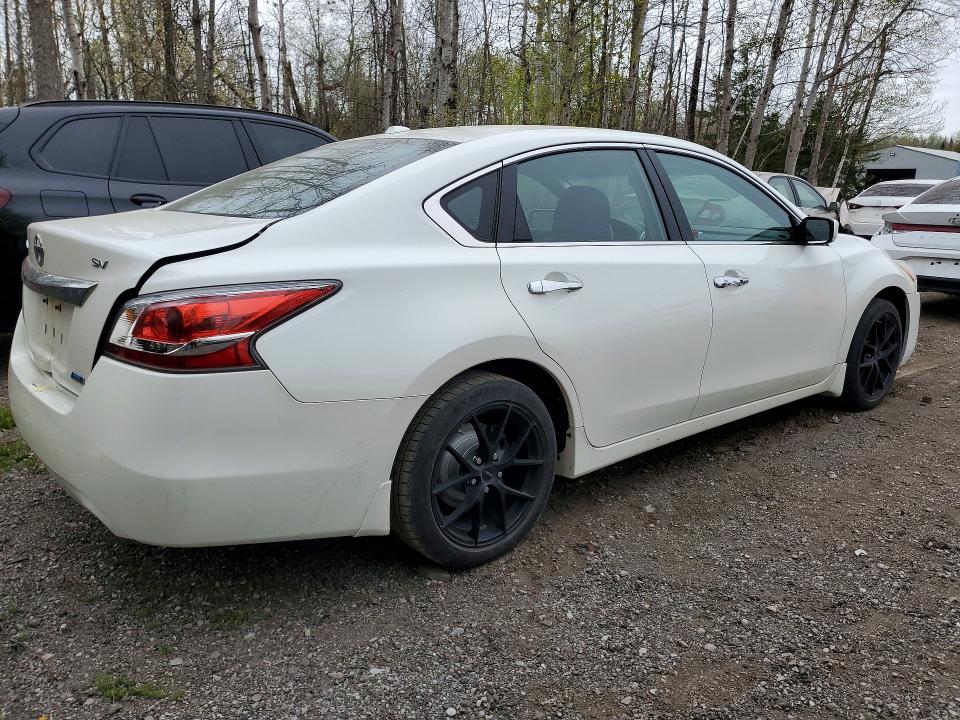 2015 Nissan Altima მანქანა იყიდება აუქციონზე, vin: 1N4AL3AP5FN876461, აუქციონის ნომერი: 52198526