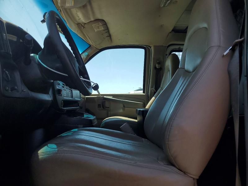 52710456 :رقم المزاد ، 1GCGG25V271223770 vin ، 2007 Chev Express G2500 مزاد بيع