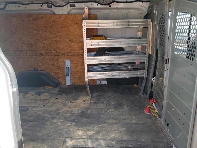 53193616 :رقم المزاد ، 1FTNE1ZM8FKA79062 vin ، 2015 Ford Transit مزاد بيع