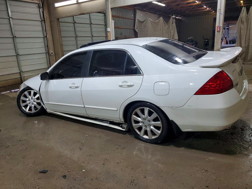 52081756 :رقم المزاد ، 1HGCM66806A071978 vin ، 2006 Honda Accord مزاد بيع