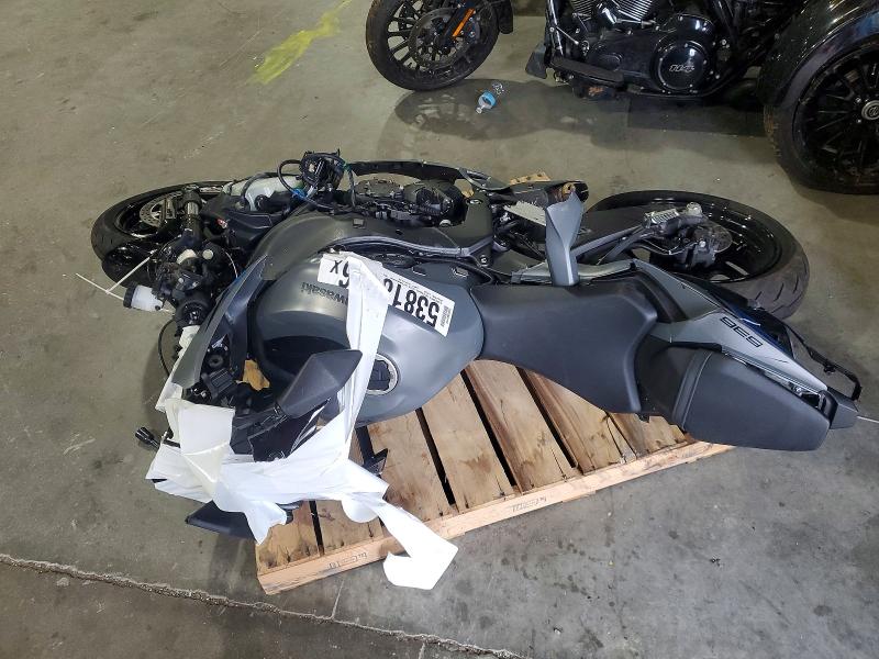 53818226 :رقم المزاد ، JKBZXJJ14SA027253 vin ، 2025 Kawasaki Zx636 مزاد بيع