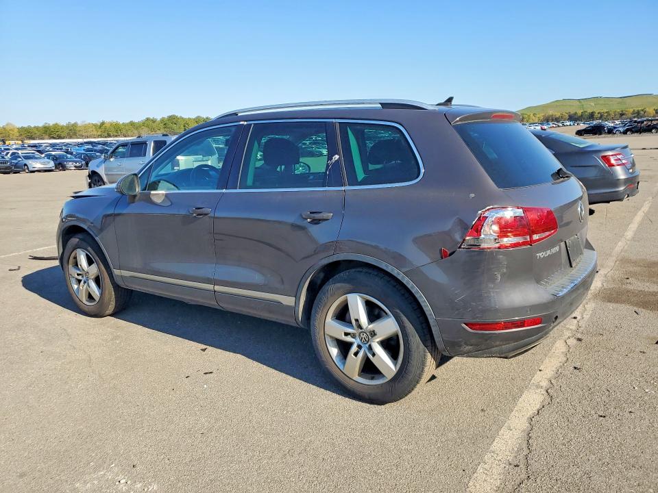 52831596 :رقم المزاد ، WVGFF9BP5BD006746 vin ، 2011 Volkswagen Touareg مزاد بيع