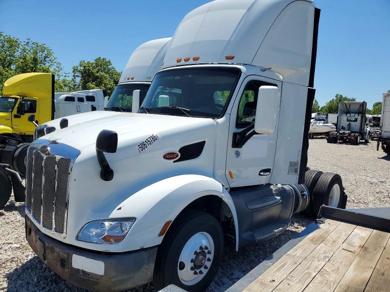 50615786 :رقم المزاد ، 1XPBA48XXGD339882 vin ، 2016 Peterbilt 579 مزاد بيع