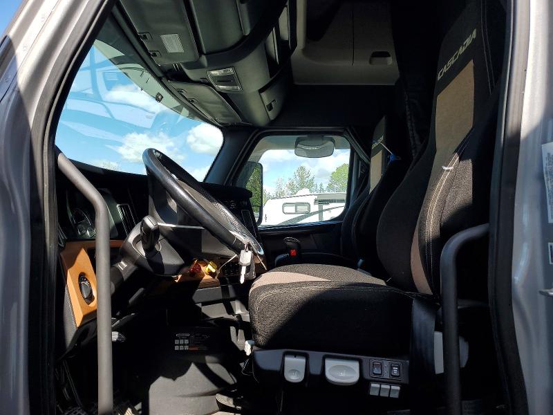 55420036 :رقم المزاد ، 1FUJHHDR7KLKF2337 vin ، 2019 Freightliner Cascadia 126 مزاد بيع