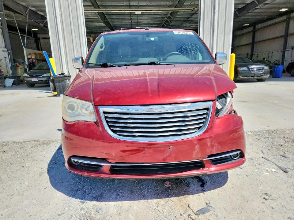 52401536 :رقم المزاد ، 2A4RR6DG1BR616610 vin ، 2011 Chrysler Town & Country مزاد بيع
