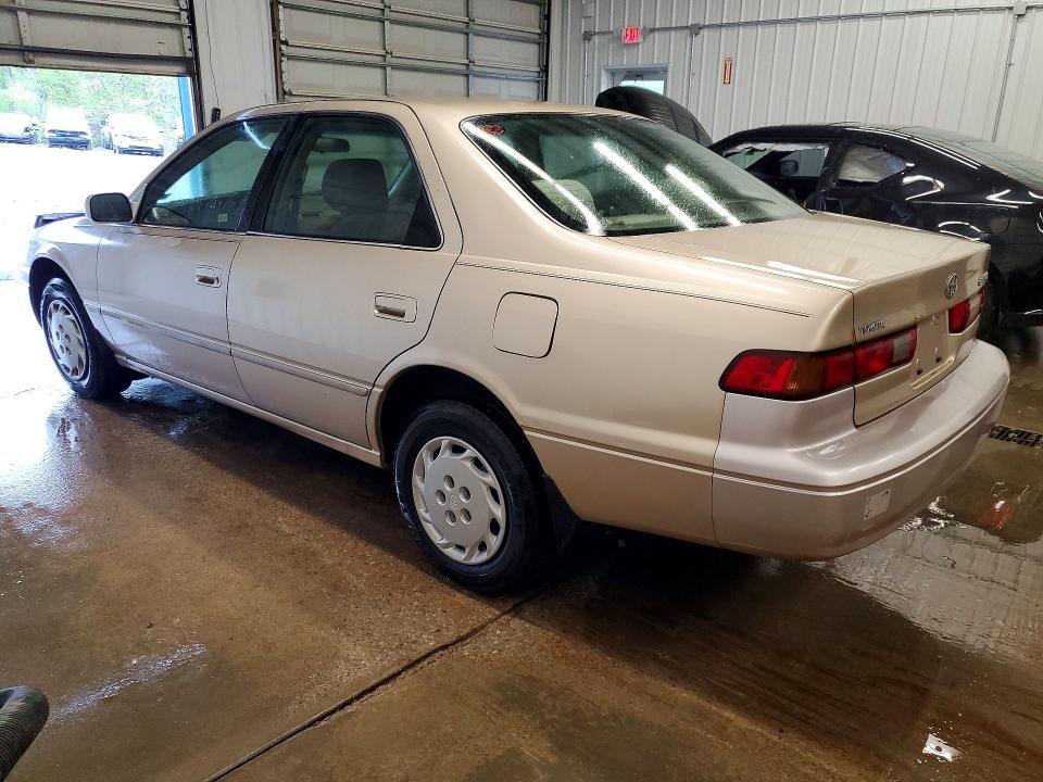 53618586 :رقم المزاد ، JT2BG22K7X0335905 vin ، 1999 Toyota Camry مزاد بيع