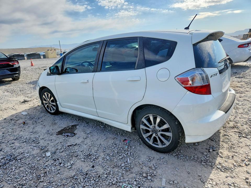 53450086 :رقم المزاد ، JHMGE8H51DC037575 vin ، 2013 Honda Fit مزاد بيع