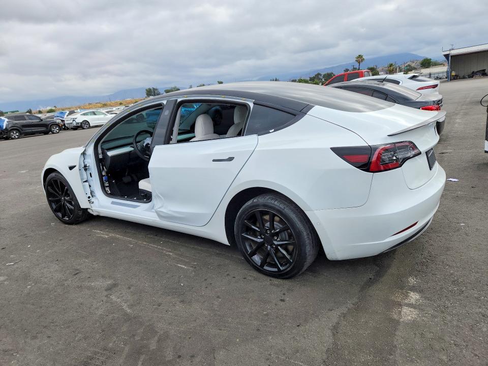 54338976 :رقم المزاد ، 5YJ3E1EB6KF421904 vin ، 2019 Tesla Model 3 مزاد بيع