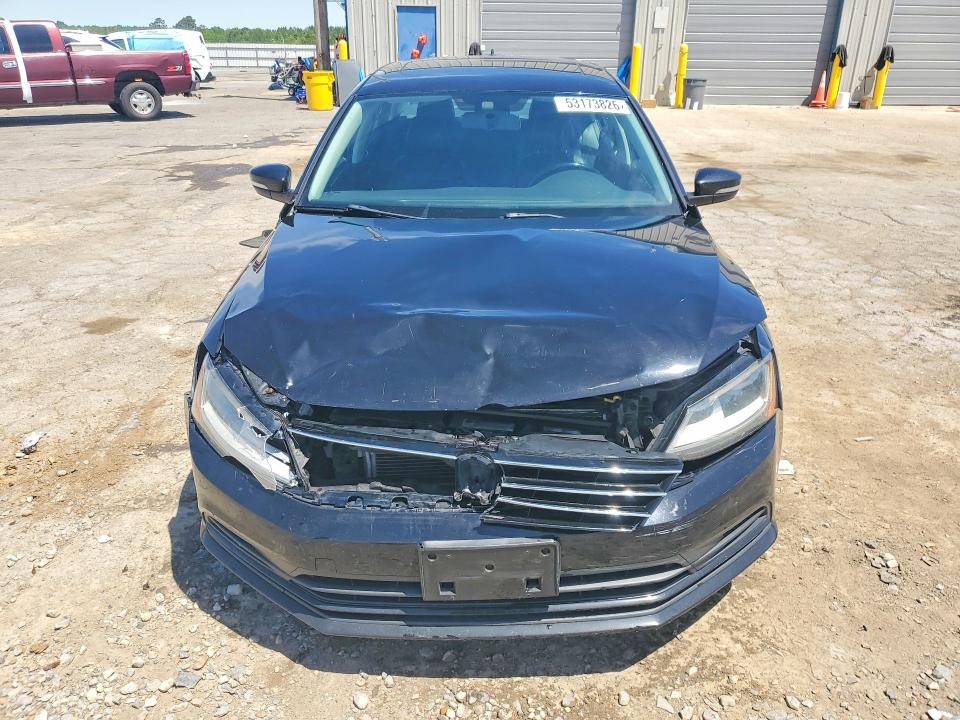 53173826 :رقم المزاد ، 3VWDB7AJ8HM384532 vin ، 2017 Volkswagen Jetta مزاد بيع