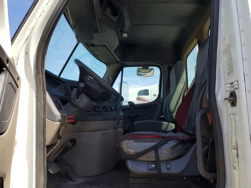 52710626 :رقم المزاد ، 1FUJGECK69LAL8088 vin ، 2009 Freightliner Cascadia مزاد بيع