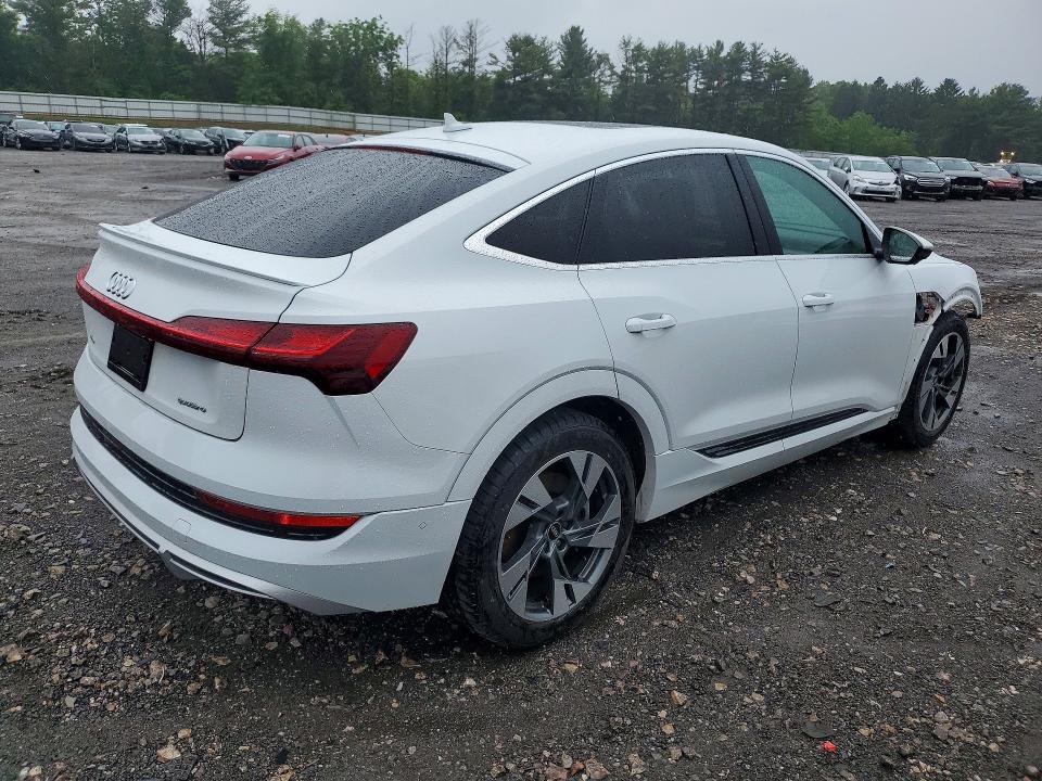 Продажа на аукционе авто 2021 Audi E-tron, vin: WA12AAGE7MB012261, номер лота: 54051036