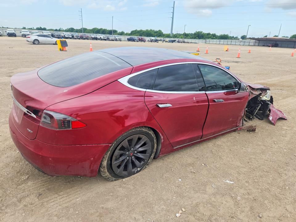 53607826 :رقم المزاد ، 5YJSA1E21HF210352 vin ، 2017 Tesla Model S مزاد بيع