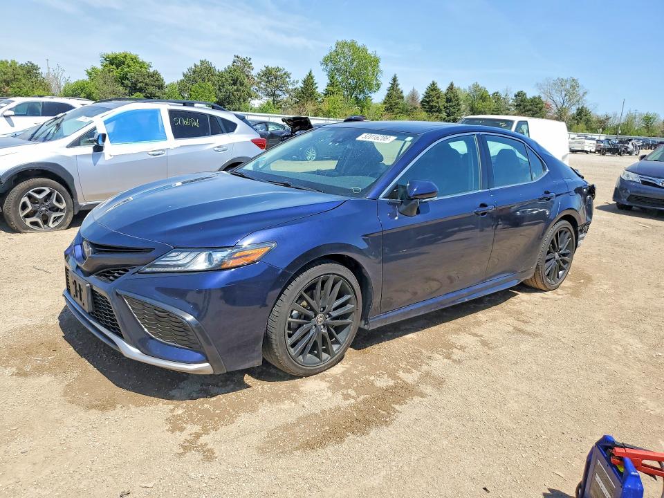 52016286 :رقم المزاد ، 4T1K31AK2NU033650 vin ، 2022 Toyota Camry مزاد بيع