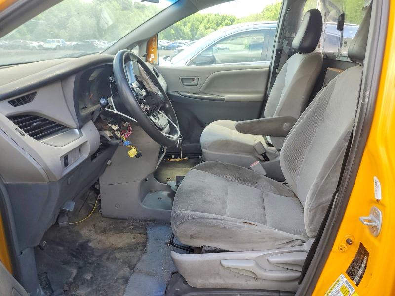 55365836 :رقم المزاد ، 5TDZZ3DC6HS875823 vin ، 2017 Toyota Sienna مزاد بيع