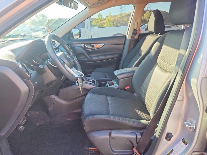 54610586 :رقم المزاد ، KNMAT2MVXHP587811 vin ، 2017 Nissan Rogue مزاد بيع