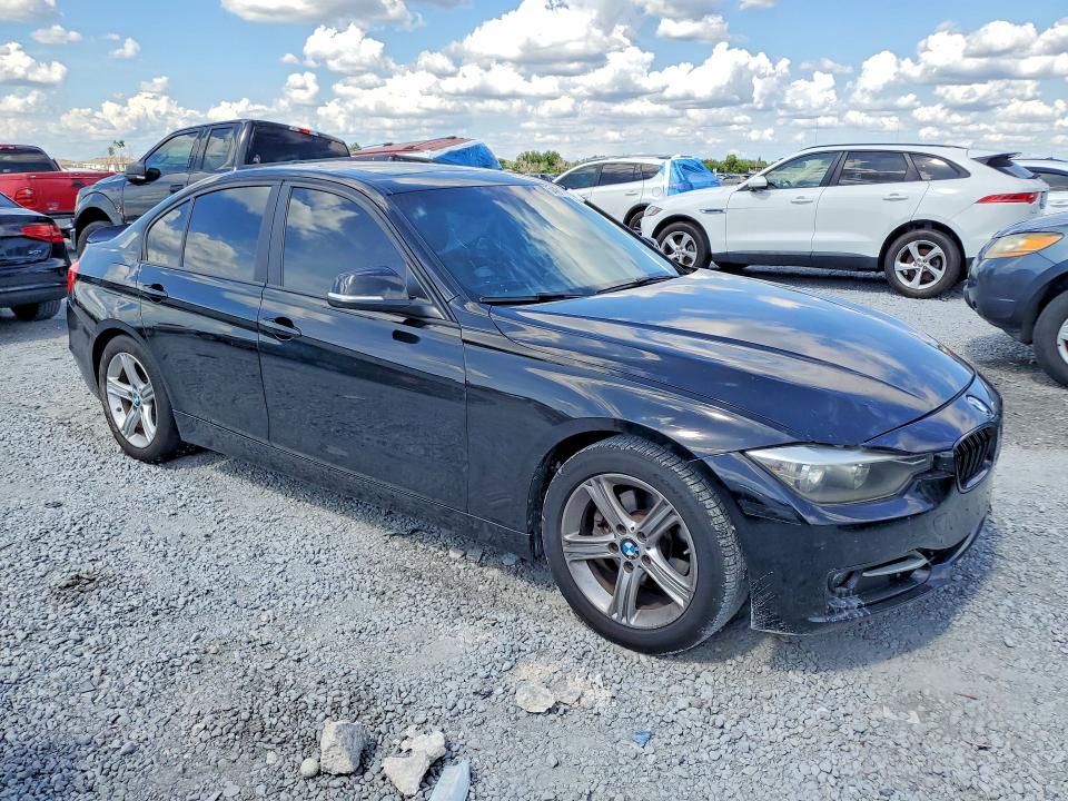 54818756 :رقم المزاد ، WBA3A5G59DNP22419 vin ، 2013 Bmw 328 مزاد بيع