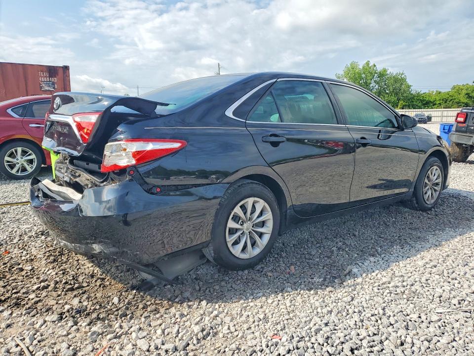 52348906 :رقم المزاد ، 4T4BF1FK8FR499056 vin ، 2015 Toyota Camry مزاد بيع