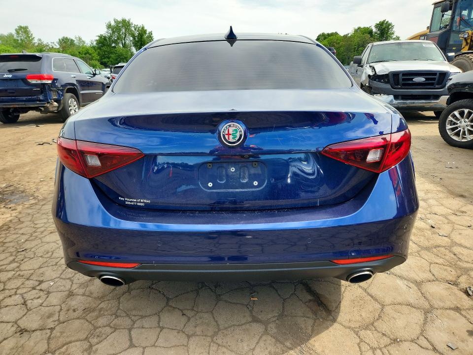 54864616 :رقم المزاد ، ZARFAEDN6H7556817 vin ، 2017 Alfa Romeo Giulia مزاد بيع