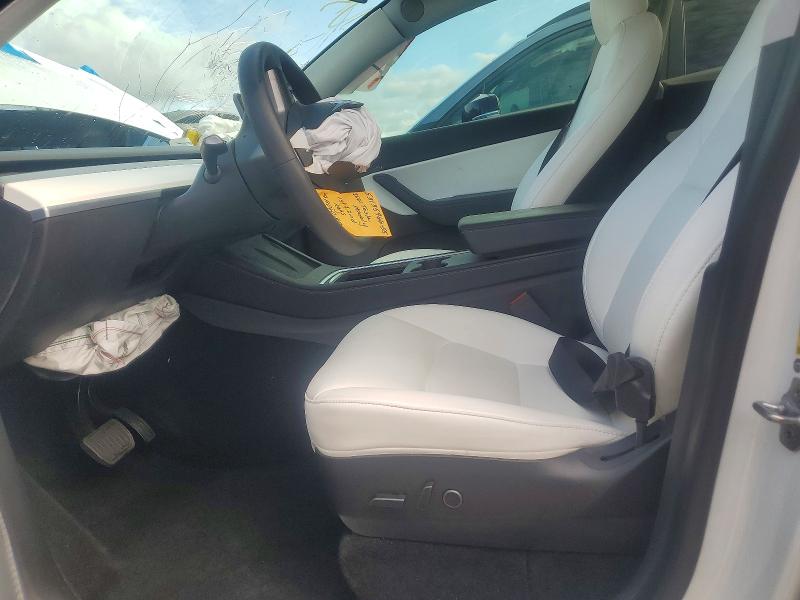 53135966 :رقم المزاد ، 5YJYGAEE5MF138021 vin ، 2021 Tesla Model Y مزاد بيع