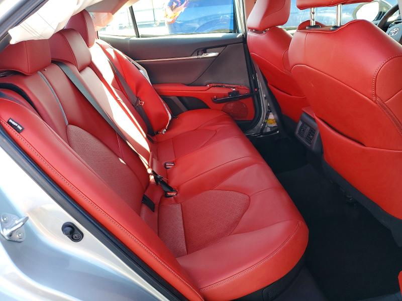 53134806 :رقم المزاد ، 4T1K31AK2NU041098 vin ، 2022 Toyota Camry مزاد بيع
