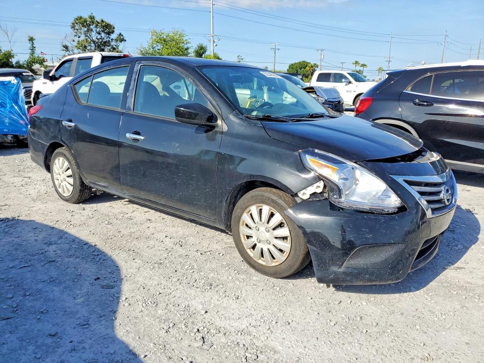 52248556 :رقم المزاد ، 3N1CN7AP5JL863239 vin ، 2018 Nissan Versa مزاد بيع