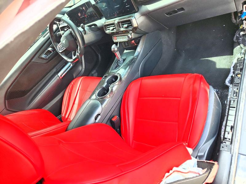 53029716 :رقم المزاد ، 1FA6P8CF5R5427524 vin ، 2024 Ford Mustang مزاد بيع