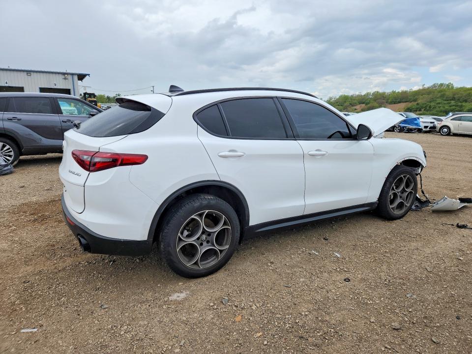 52444066 :رقم المزاد ، ZASPAKAN5N7D42745 vin ، 2022 Alfa Romeo Stelvio مزاد بيع