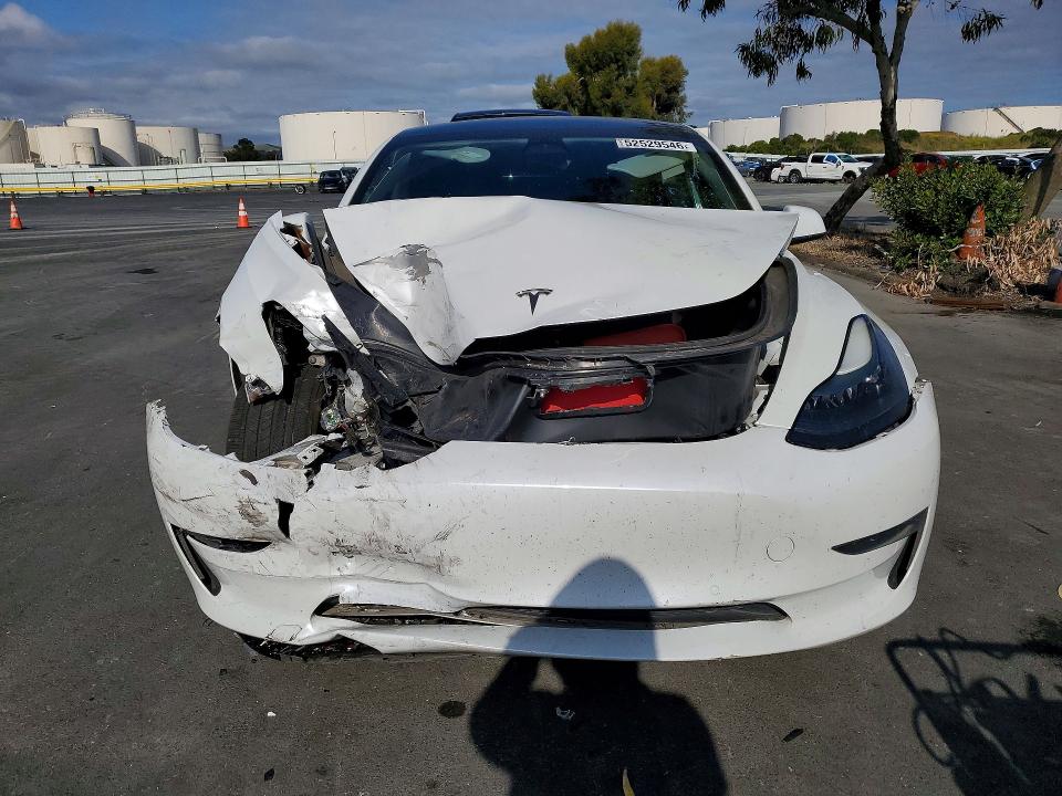 Продажа на аукционе авто 2022 Tesla Model 3, vin: 5YJ3E1EB5NF211721, номер лота: 52529546