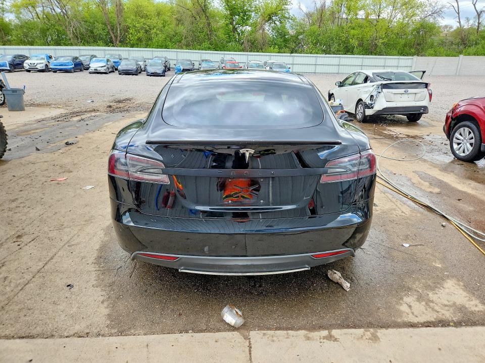 53716336 :رقم المزاد ، 5YJSA1CP9DFP07111 vin ، 2013 Tesla Model S مزاد بيع