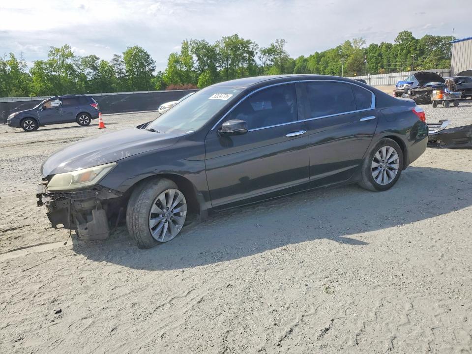 52034776 :رقم المزاد ، 1HGCR2F89FA161270 vin ، 2015 Honda Accord مزاد بيع
