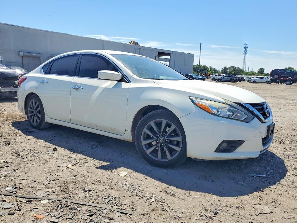 2018 Nissan Altima მანქანა იყიდება აუქციონზე, vin: 1N4AL3AP3JC173218, აუქციონის ნომერი: 53339986