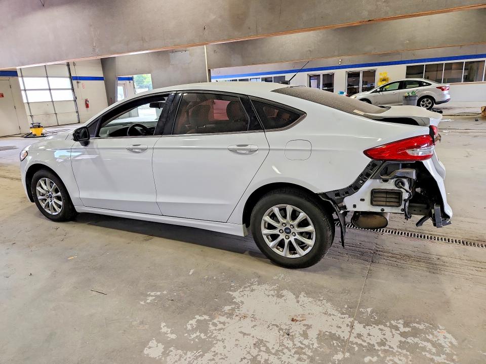 52051276 :رقم المزاد ، 3FA6P0G74JR283762 vin ، 2018 Ford Fusion مزاد بيع