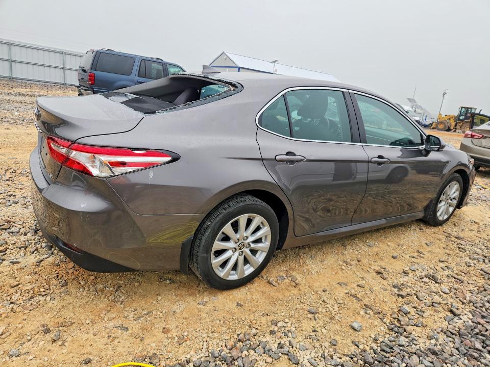 2020 Toyota Camry მანქანა იყიდება აუქციონზე, vin: 4T1C11AK3LU977142, აუქციონის ნომერი: 54426156