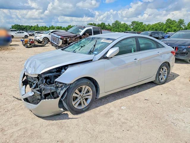 54688556 :رقم المزاد ، 5NPEB4AC4DH724136 vin ، 2013 Hyundai Sonata مزاد بيع