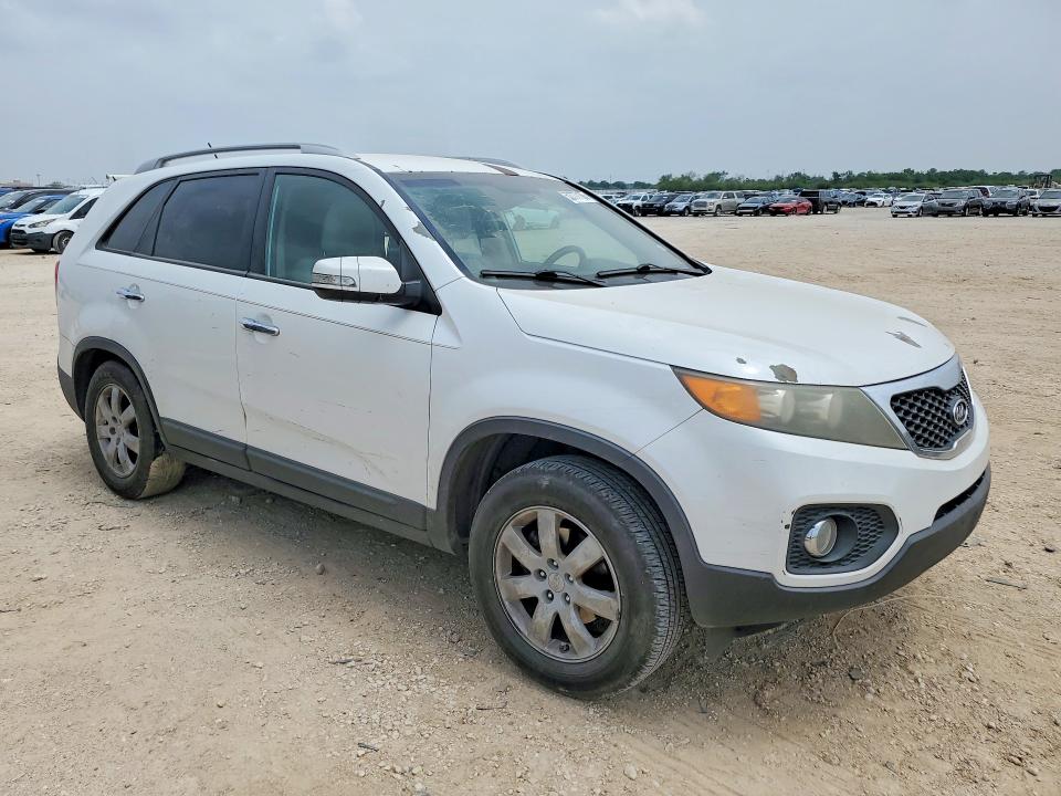 2011 Kia Sorento მანქანა იყიდება აუქციონზე, vin: 5XYKTDA18BG070423, აუქციონის ნომერი: 52777106