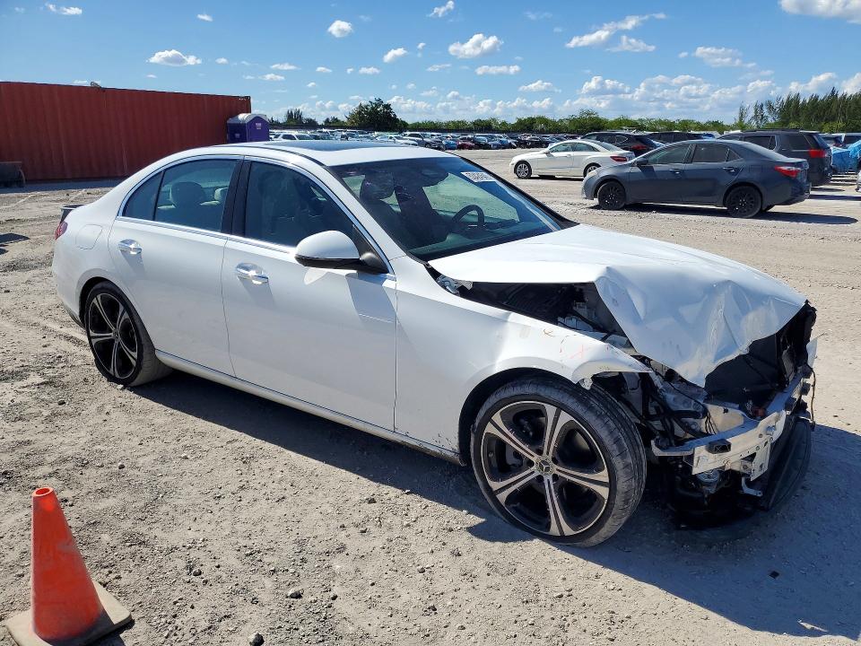 53424546 :رقم المزاد ، W1KAF4GB0RR212431 vin ، 2024 Mercedes-benz C مزاد بيع