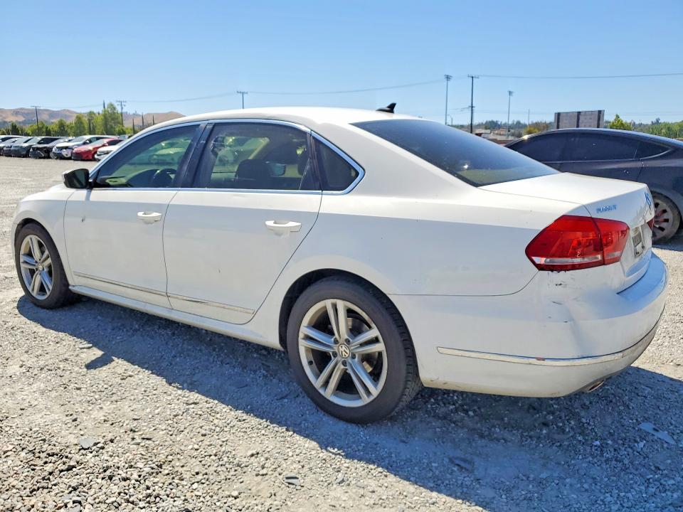 Продажа на аукционе авто 2015 Volkswagen Passat, vin: 1VWCV7A37FC003658, номер лота: 53248496