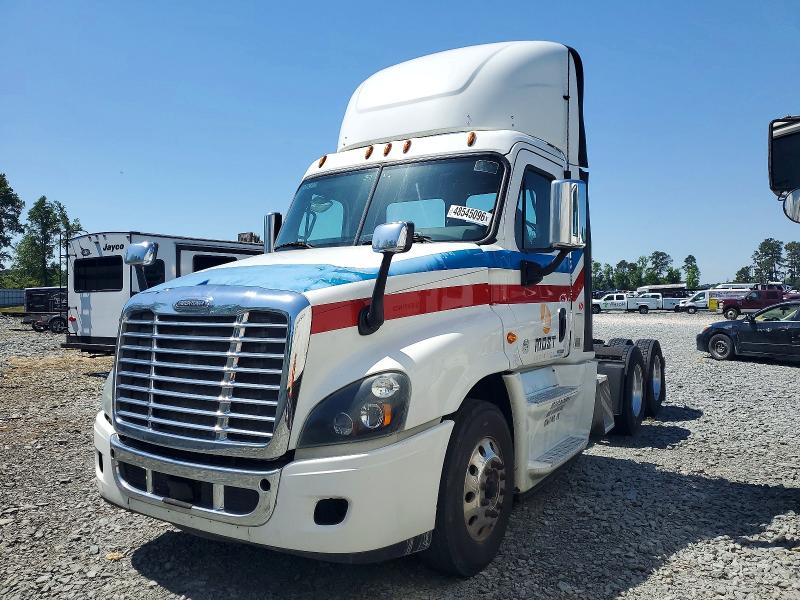 48545096 :رقم المزاد ، 1FUJGEDR6HLHP3261 vin ، 2017 Freigliner Cascadia 125 مزاد بيع