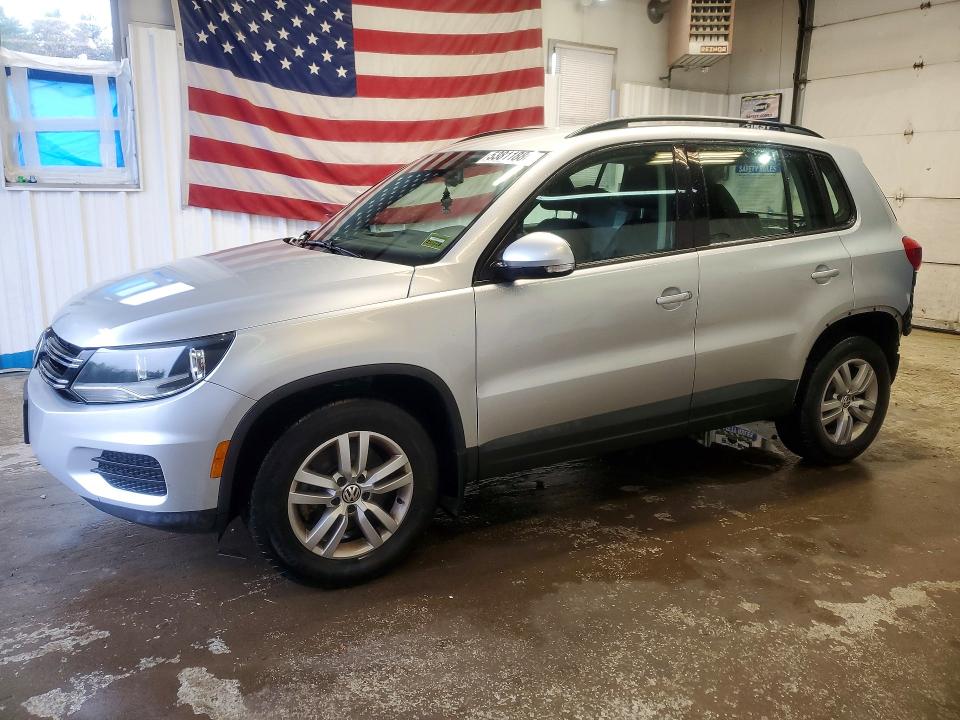 53811886 :رقم المزاد ، WVGBV7AX7HW502023 vin ، 2017 Volkswagen Tiguan مزاد بيع