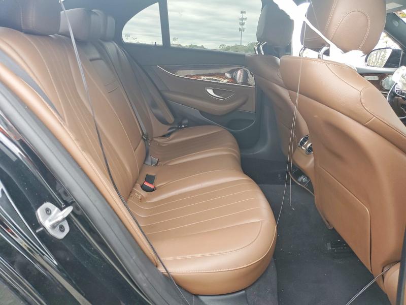 53779246 :رقم المزاد ، WDDZF4KB7KA512594 vin ، 2019 Mercedes-benz E مزاد بيع