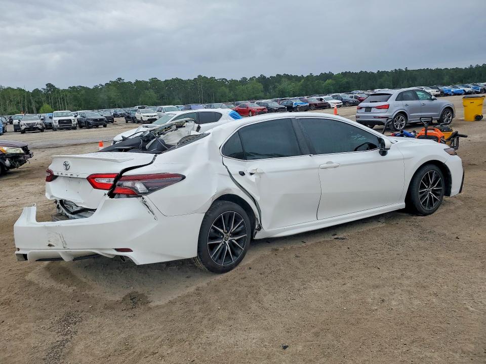 2021 Toyota Camry მანქანა იყიდება აუქციონზე, vin: 4T1G11AK6MU409695, აუქციონის ნომერი: 53064706
