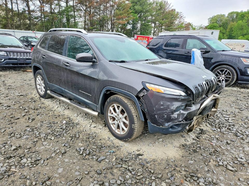 52445146 :رقم المزاد ، 1C4PJMCB5HW509896 vin ، 2017 Jeep Cherokee مزاد بيع