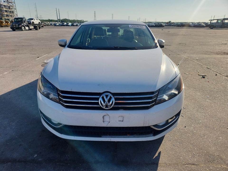 Продажа на аукционе авто 2015 Volkswagen Passat, vin: 1VWAT7A39FC112099, номер лота: 53230366