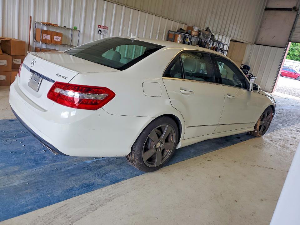 54611536 :رقم المزاد ، WDDHF8HB8AA176740 vin ، 2010 Mercedes-benz E مزاد بيع