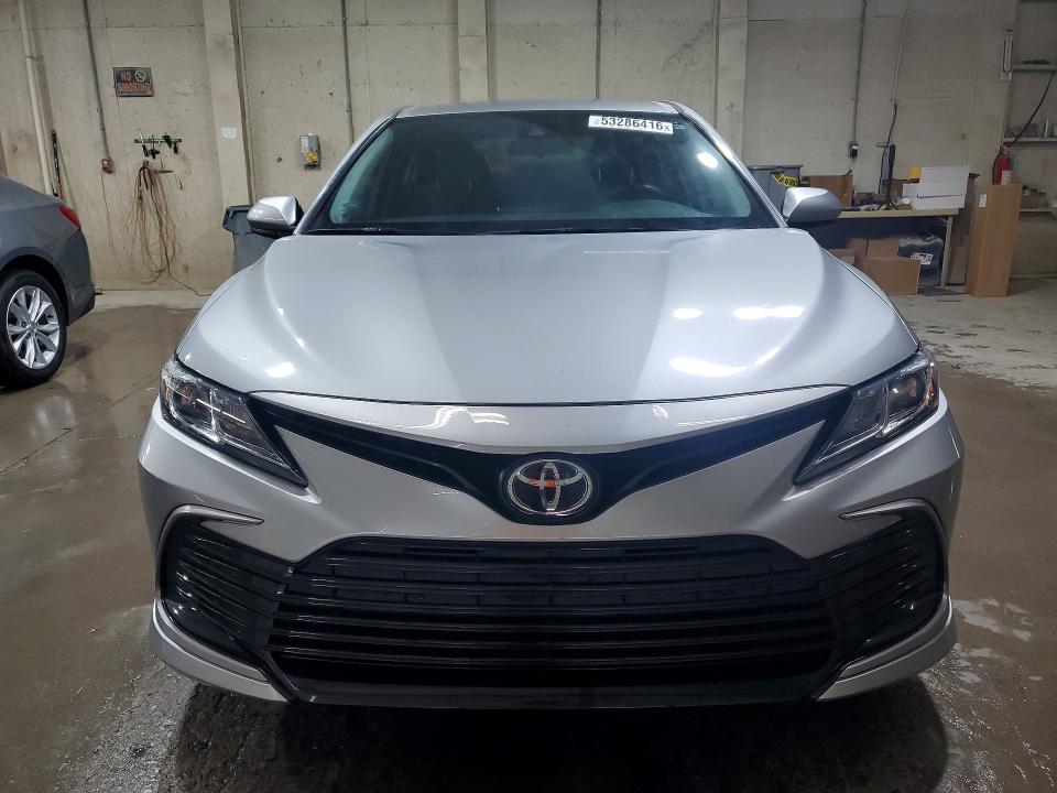 Продаж на аукціоні авто 2021 Toyota Camry, vin: 4T1C11AK2MU583309, номер лоту: 53286416