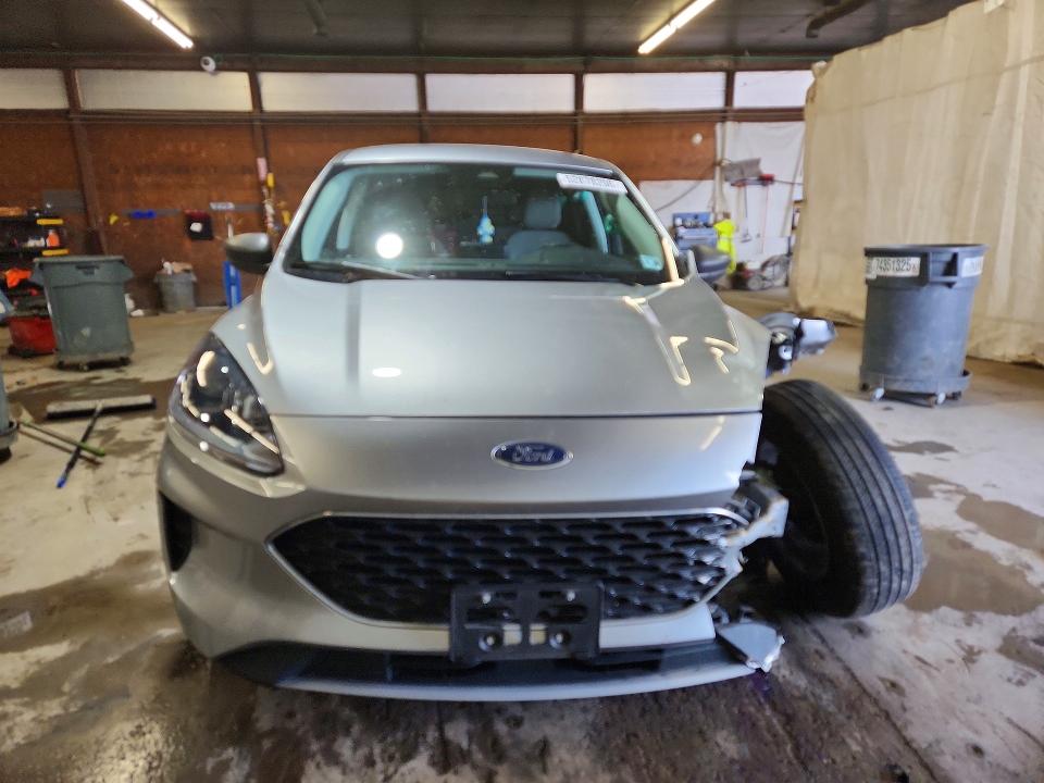 52878206 :رقم المزاد ، 1FMCU0G60NUB99655 vin ، 2022 Ford Escape مزاد بيع