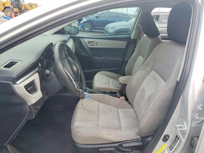53880366 :رقم المزاد ، 5YFBURHE4FP250714 vin ، 2015 Toyota Corolla مزاد بيع