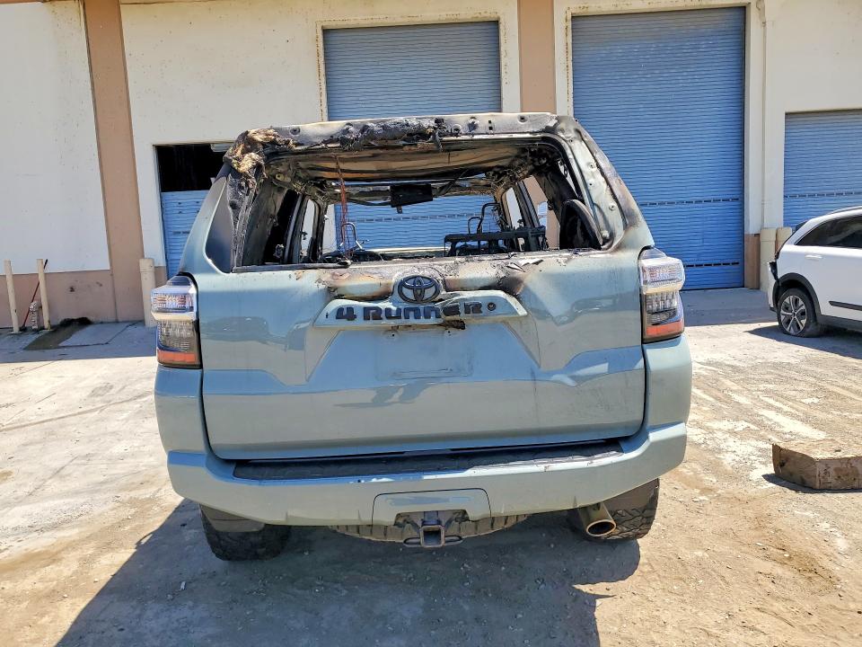 Продажа на аукционе авто 2018 Toyota 4runner, vin: JTEBU5JR7J5579429, номер лота: 53942836