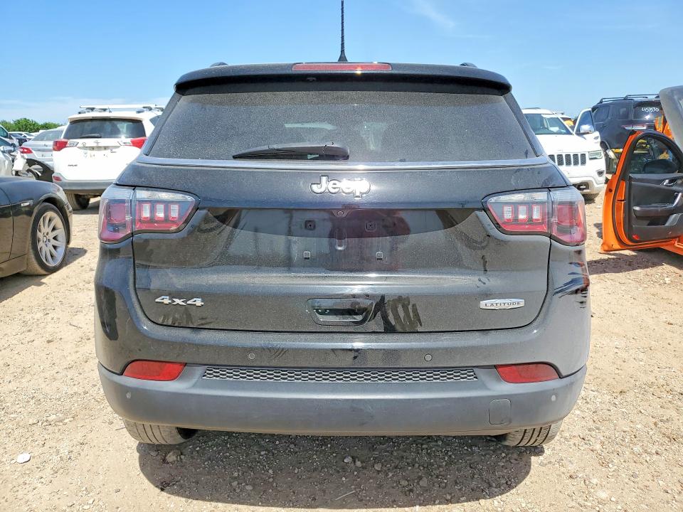 53142116 :رقم المزاد ، 3C4NJDBB9JT116892 vin ، 2018 Jeep Compass مزاد بيع
